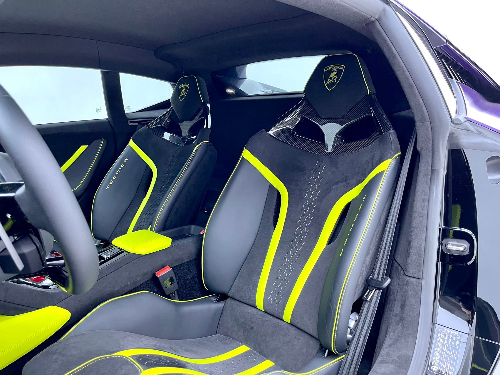 二级市场这个价位牛马竞争白热化！22年精品小公里法拉利F8行情和24年精品小公里