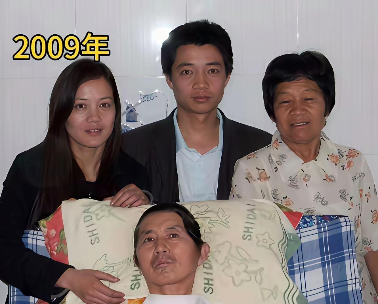 什么是绝望？09年的时候，看到的是希望，而一晃到了25年的时候，三人眼里有的只