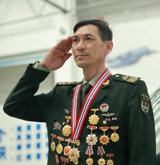 2000年，我国从俄罗斯进口了6架直升机，没想到其中四架都出现了故障，俄罗斯不允
