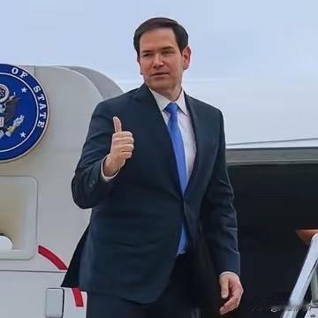 我错了！原本以为，身背两红的美方特殊球员卢，绝不会随客队来到中国主场，结果事实出