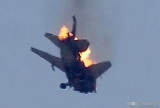乌克兰的F-16飞行员大意了谁也没料到，一架F-16战机竟然会被俄罗斯的“天竺