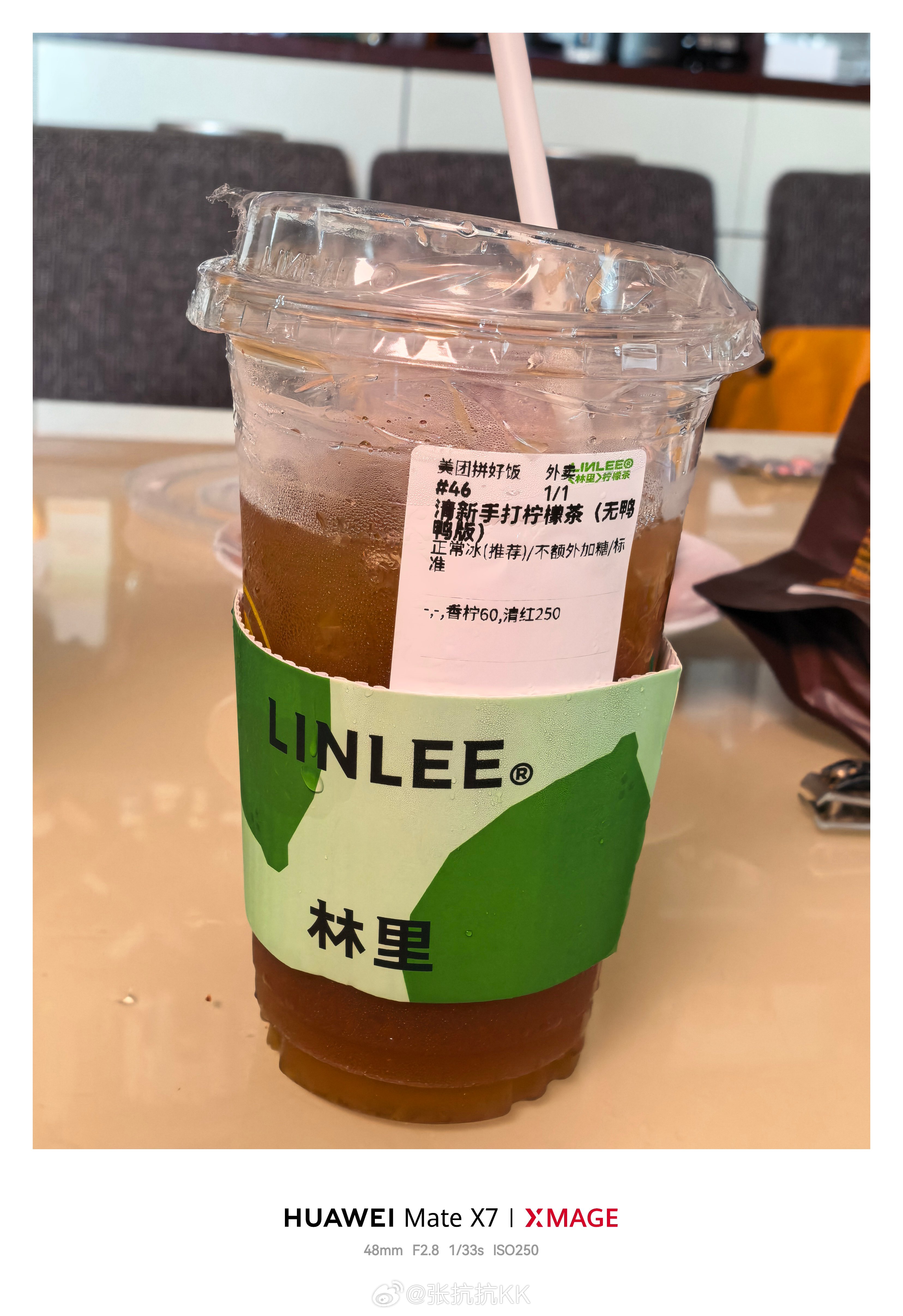 看图，普空调这事吧，你要说他错，也不算全错。从热力学角度看，空调确实不是凭空制造
