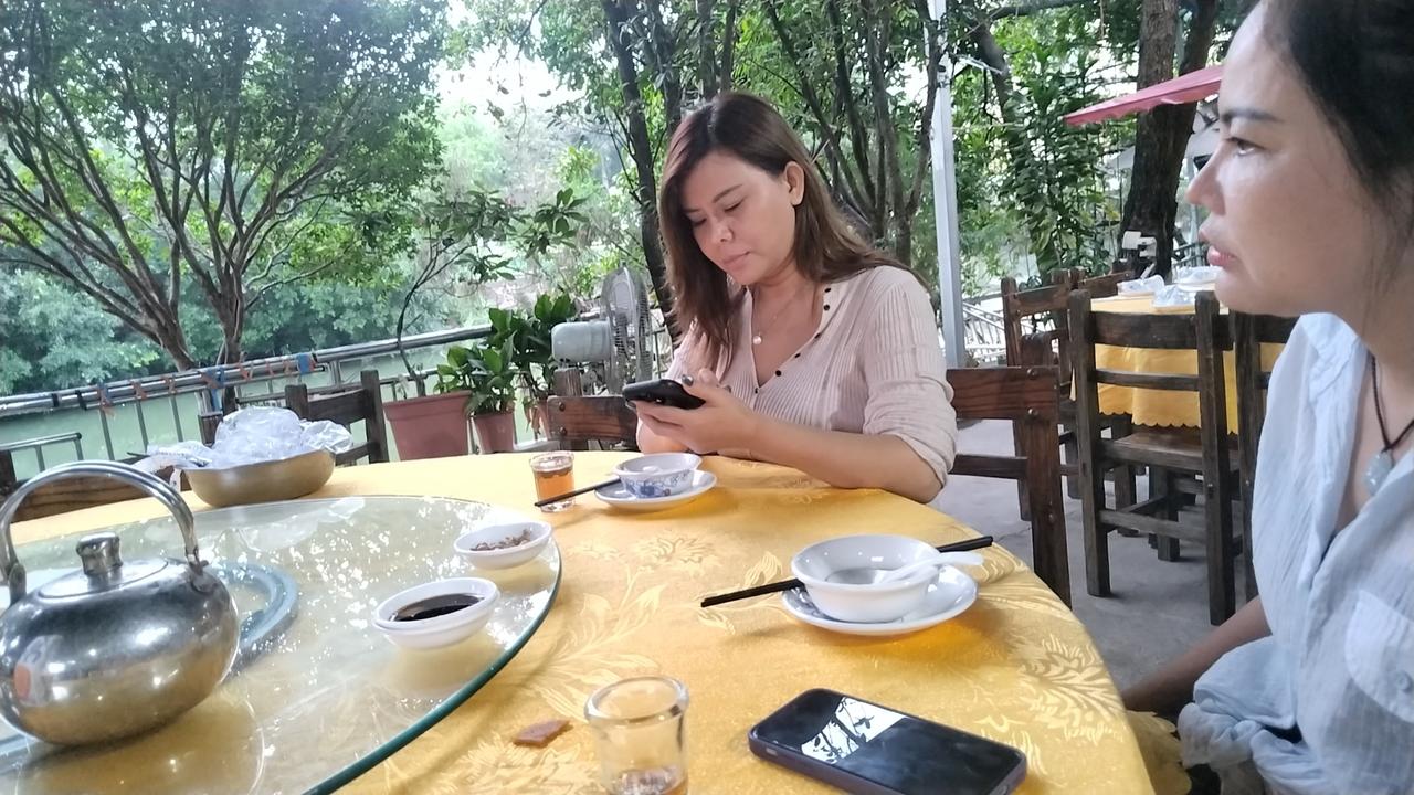 人这一生绕不开钱，经历过生活才慢慢懂得，钱真的能看清很多人和事。它能解决生活里