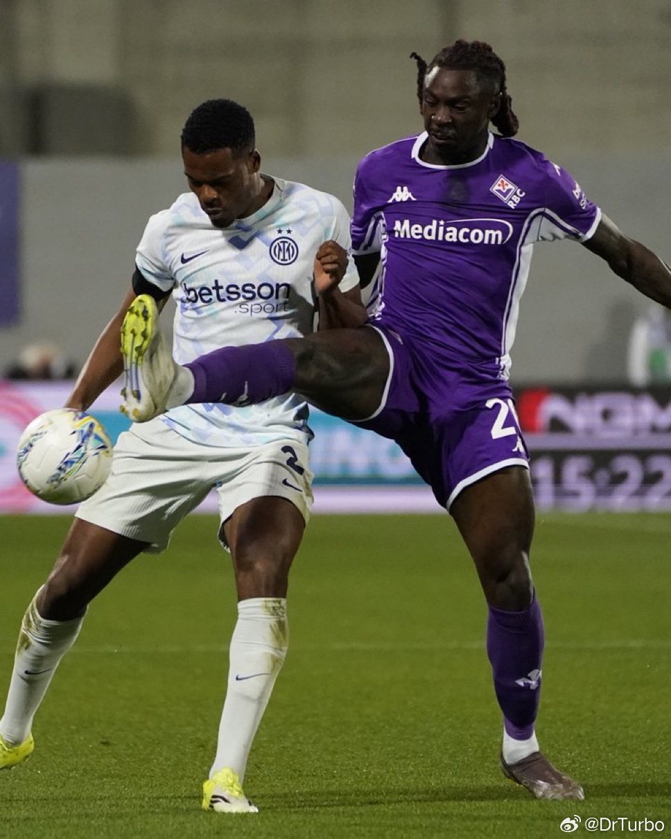 国米的问题啊看起来是真不少说一个比较明显的大家能看出来国米是休息了一周而佛