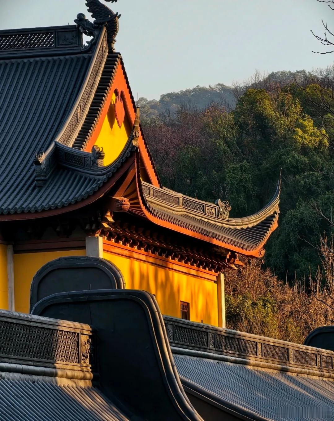 朱棣有打仗的“瘾”，一辈子都在打仗，几乎没闲下来，是一枚妥妥战争狂人！朱棣少年就
