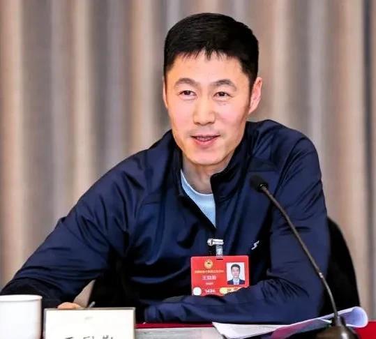WTT美国大满贯暴露国乒四大问题一、老将状态低迷，之前樊振东和马龙退出世界排名