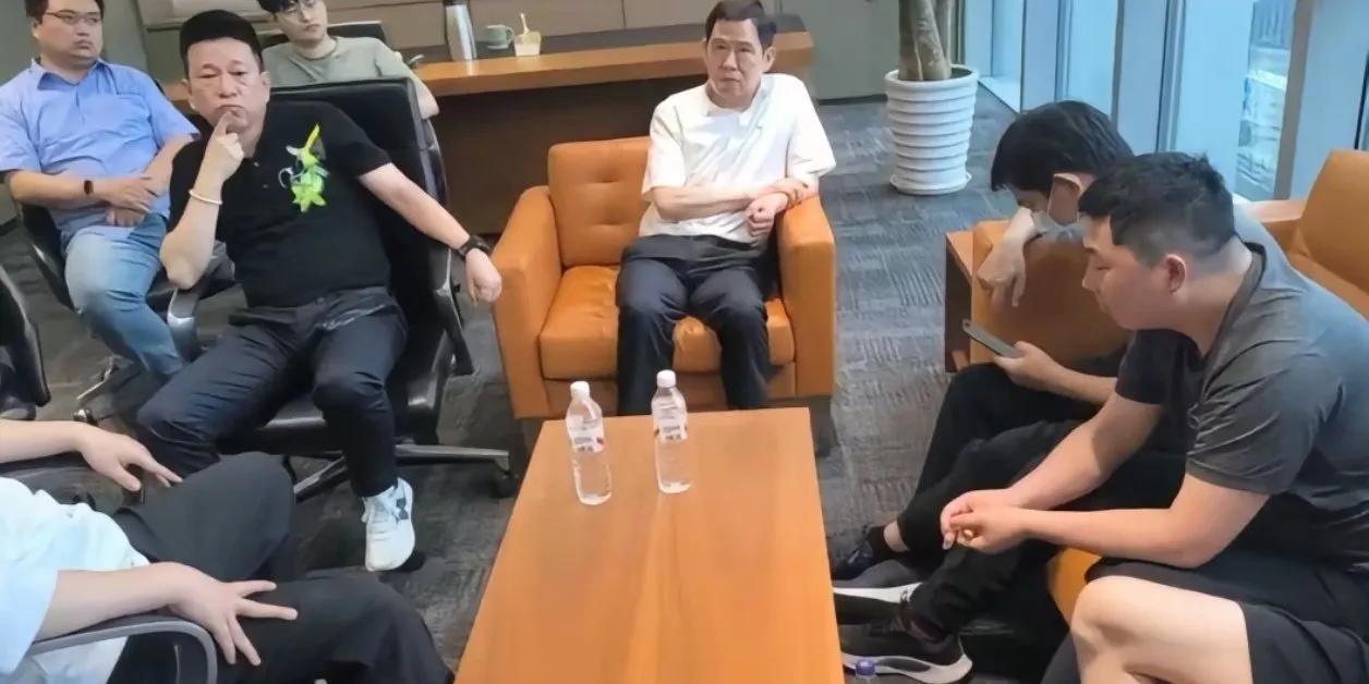 哪吒汽车的问题，其实在周鸿祎出现的时候已经无法挽回。周鸿祎的出现，并没有缓解哪吒