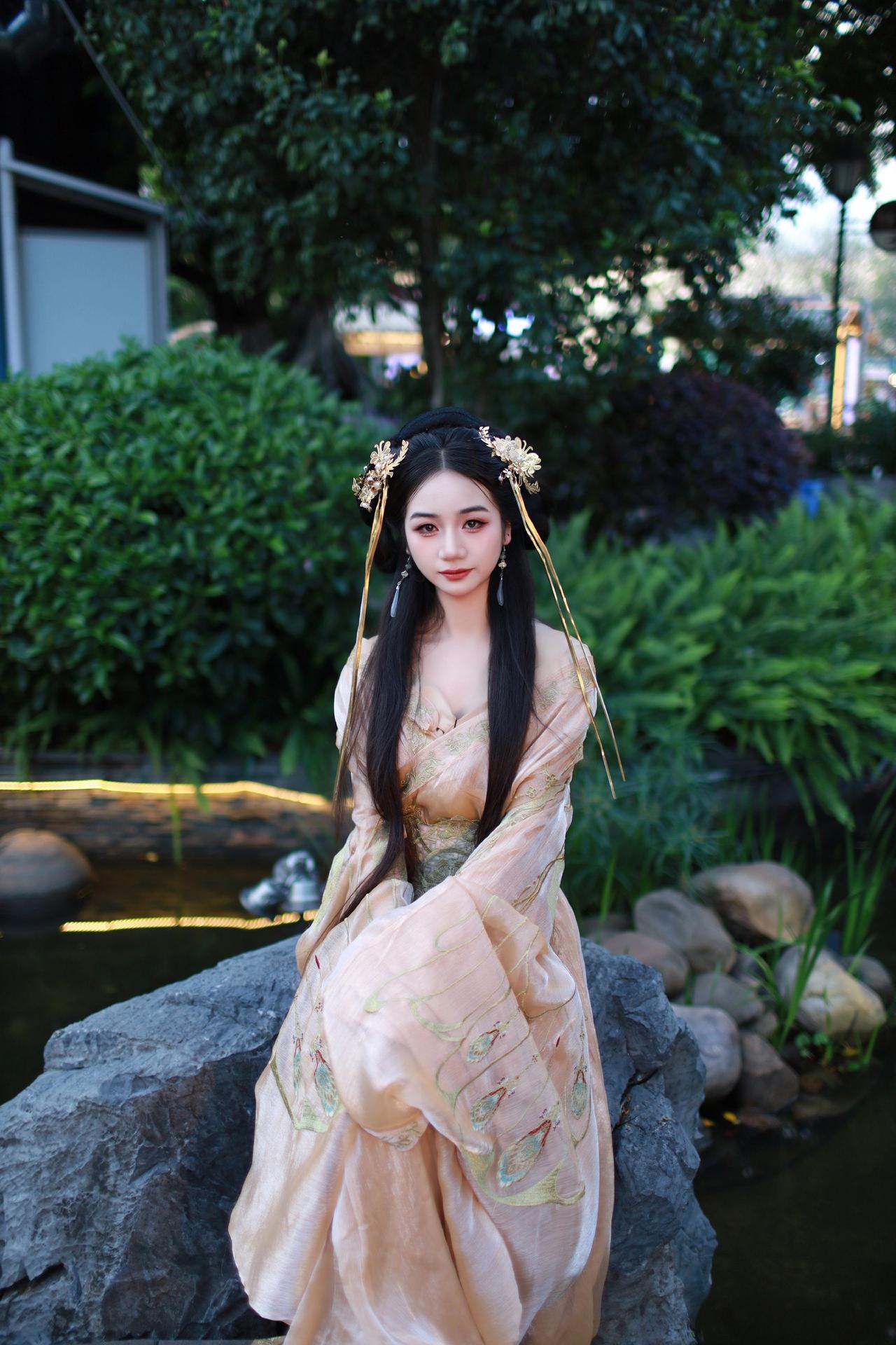 偶遇古镇，随手拍几张汉服跟拍攻略金华汉服汉服打卡圣地汉服爱好者天堂