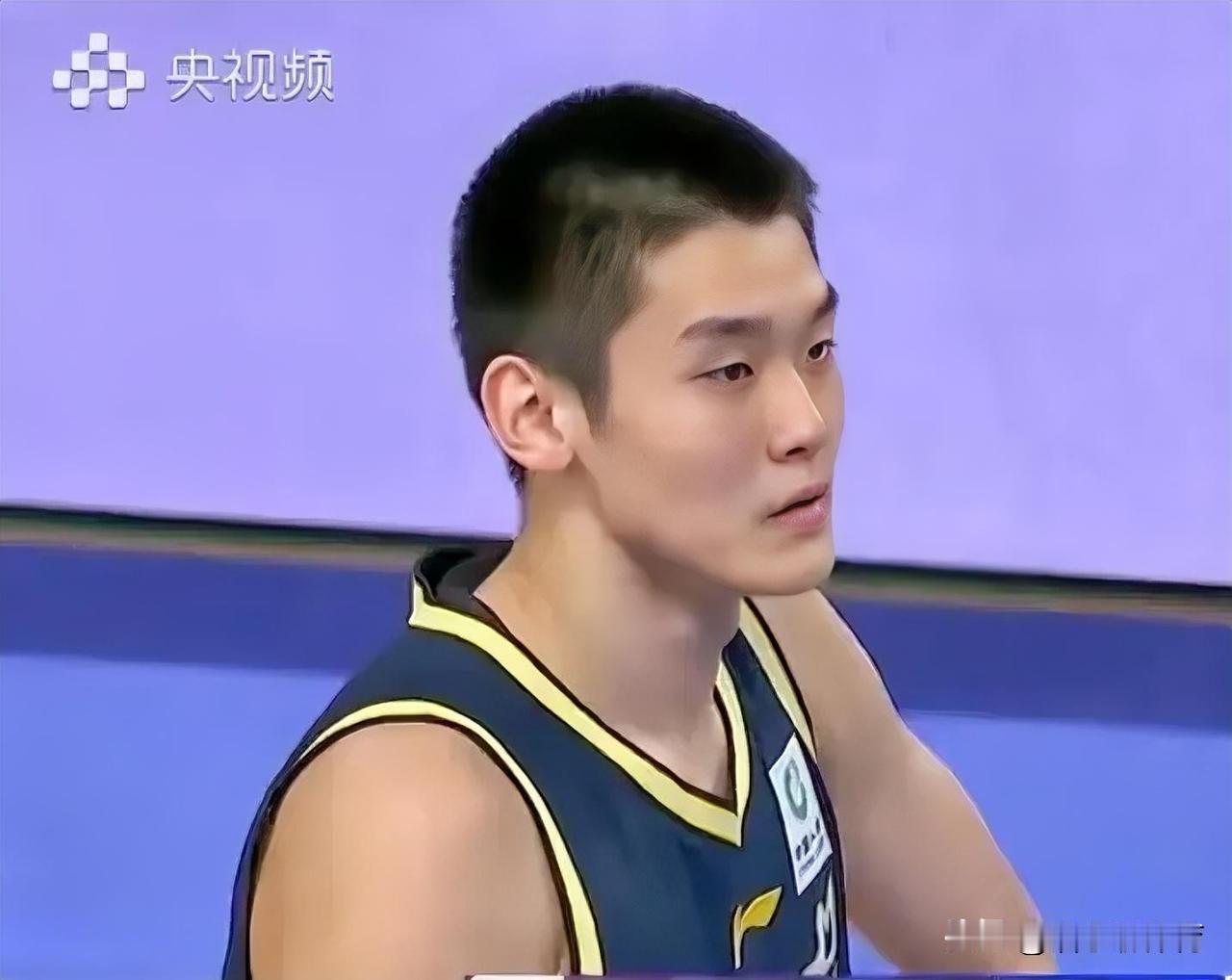 广东宏远小将王洪泽这个事，球迷们还真是错怪杜峰了。俱乐部杯赛，广东宏远队18岁