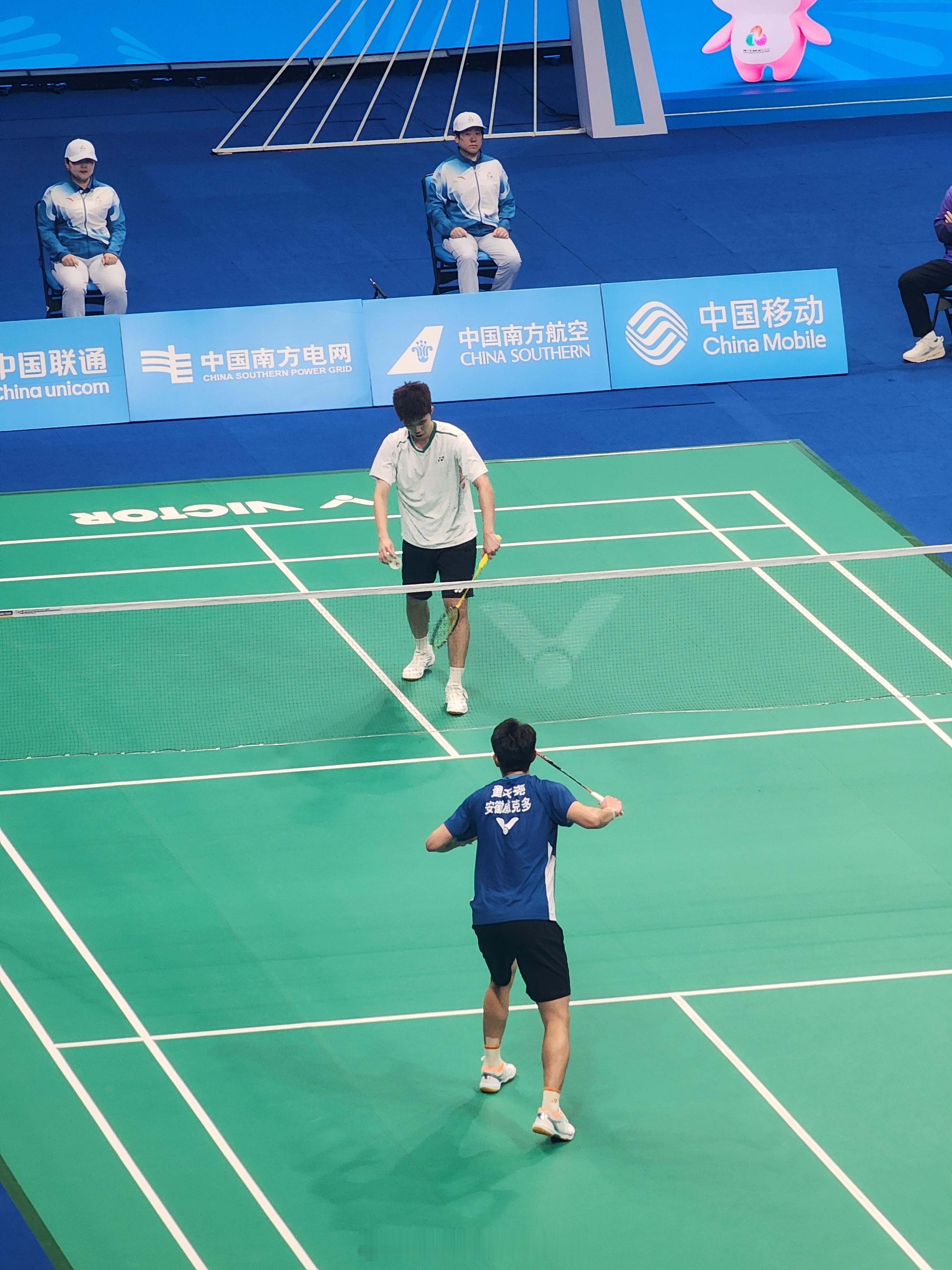 男单半决赛翁泓阳(福建)21-721-14董天尧(安徽)