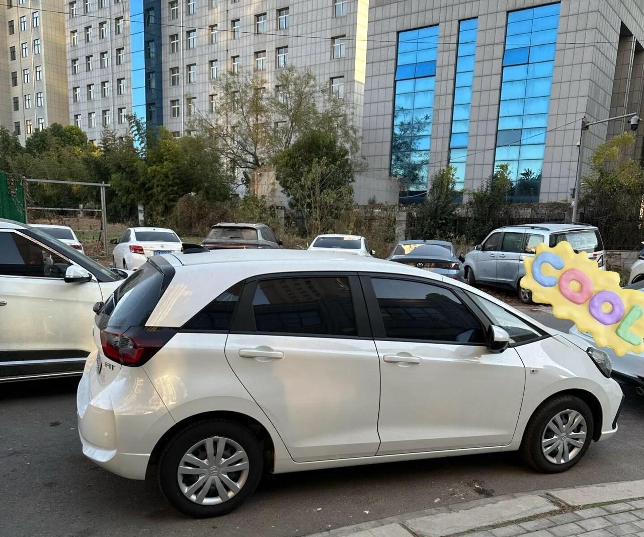 现在路上真的很少看到新款本田飞度了，外观设计保守配置低价格贵占了很大程度原因，反
