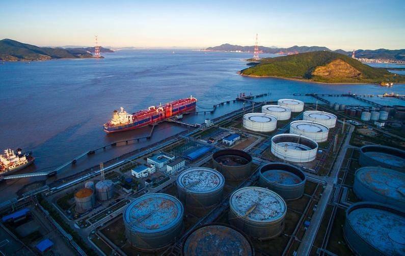 外媒：连续6个月，中国每天增加100万桶原油储备，在为大事做准备？近日，《华