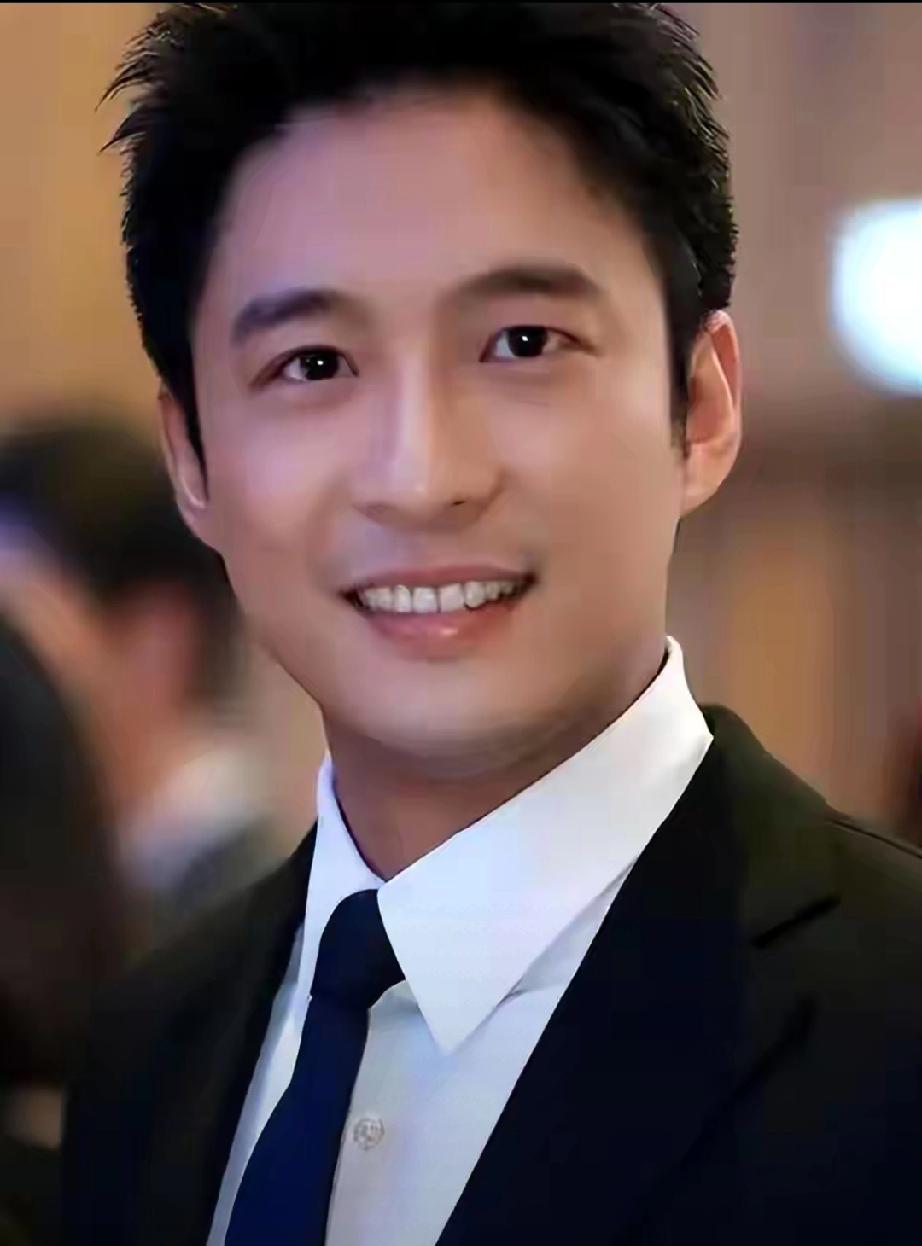 霍震霆没想到！离婚21年朱玲玲早已为霍启山铺好后路霍家资源向来倾