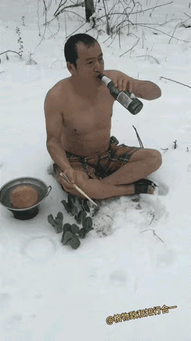 用我老家武汉话说：这人蛮苕，是个哈子。[捂脸哭][捂脸哭][捂脸哭]用你的家乡话怎么