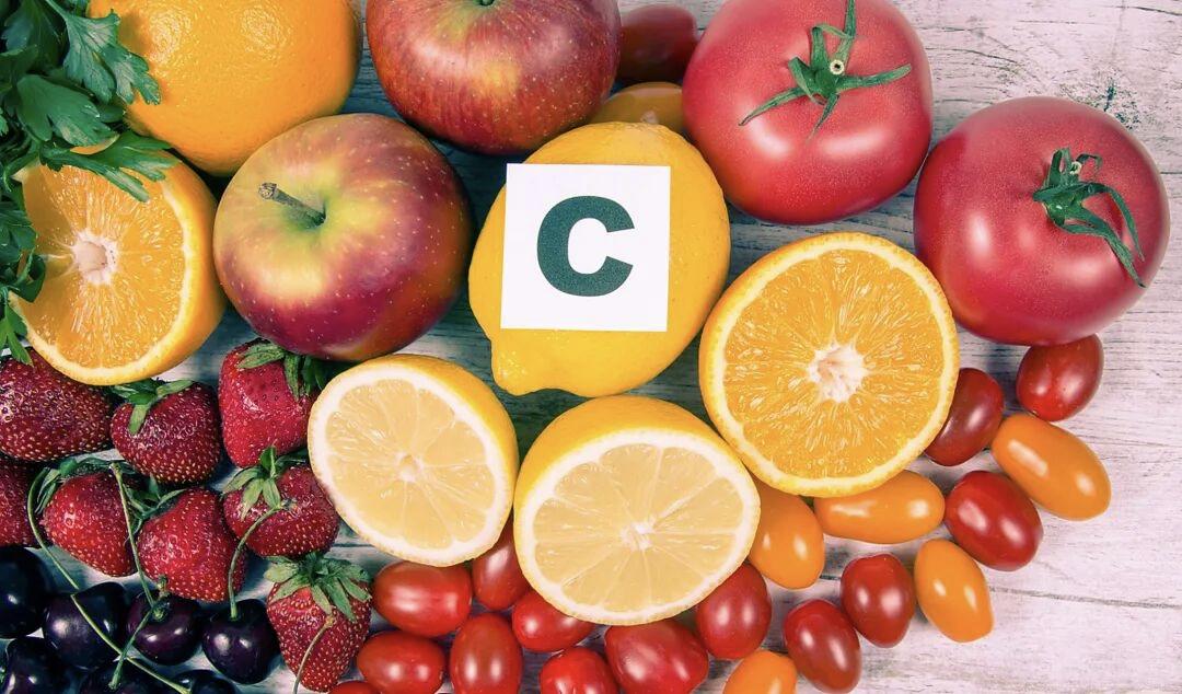 《维生素大揭秘：吃对了才是真正的“补药”！别再盲目跟风了！》那个每天都在你