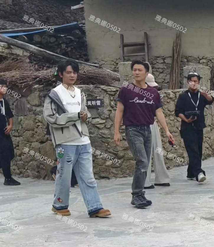 谢霆锋本人没想象的帅个子跟丁真一般高，不戴墨镜气场矮了一大截