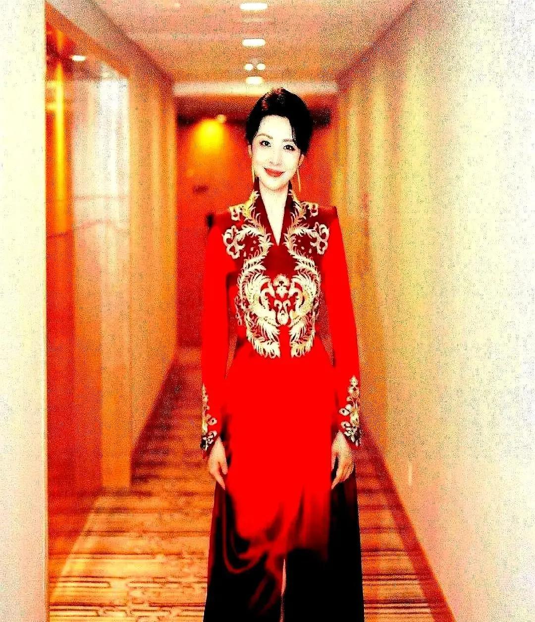 周涛一句谐音梗，郭麒麟愣了，全网炸锅。我告诉你，这根本不是什么“反应慢”！相