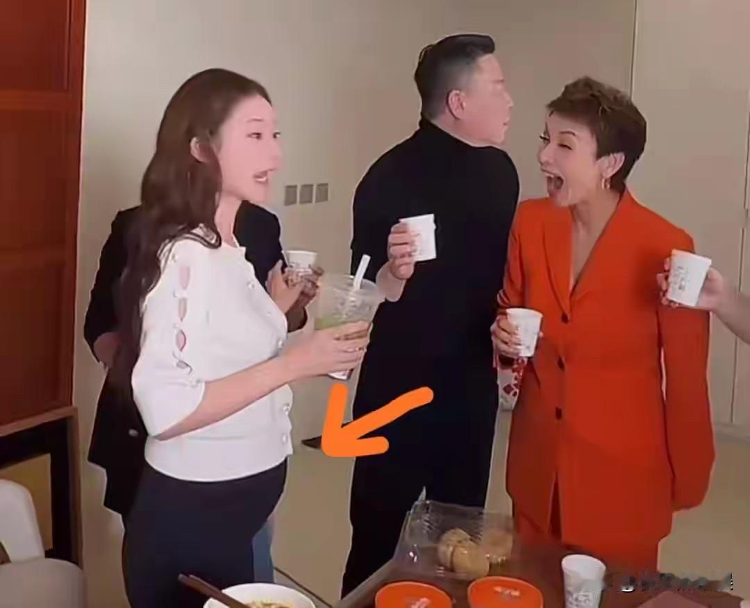 马筱梅以前怀孕都会给麻六记带货现在孩子生了反而不带了还是有点变化了，知道为自