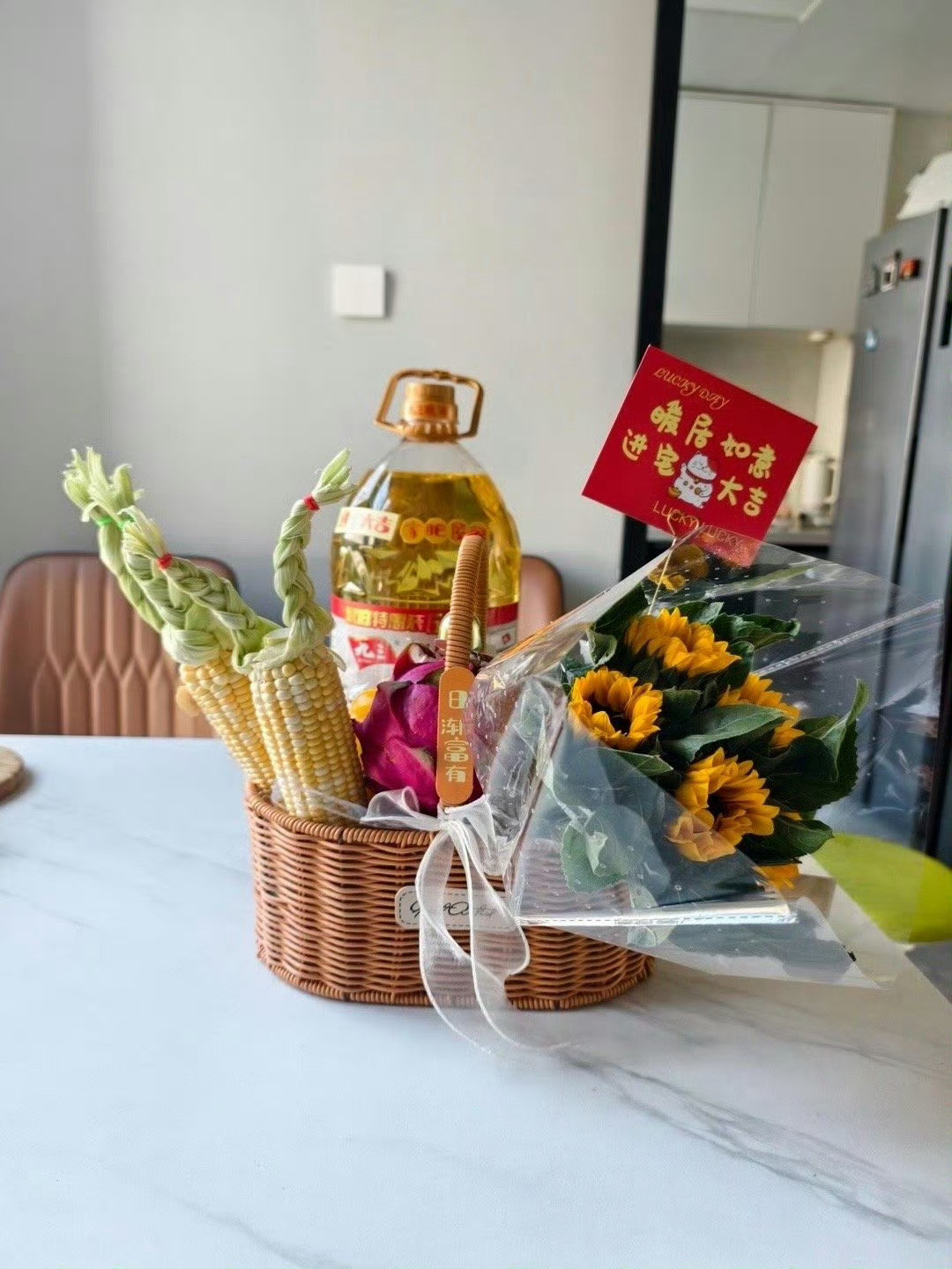 寒酸吗？同事搬新家，我带的暖房礼物