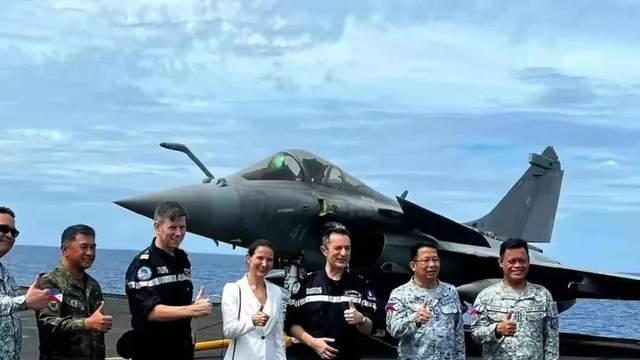 解放军机群飞越中东,美军察觉到什么,将大批轰炸机派往中国门口