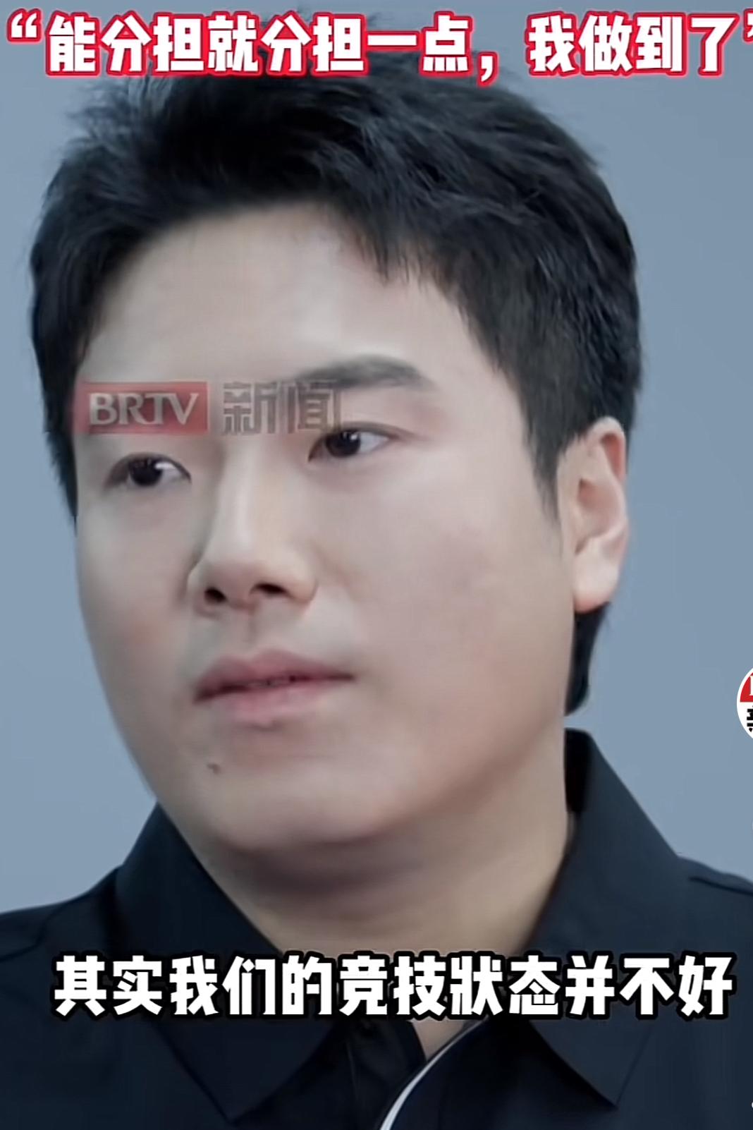 担任了国乒男队副队长的梁靖崑，谈起王楚钦近半年来的表现，真是深有感触，他表示：这