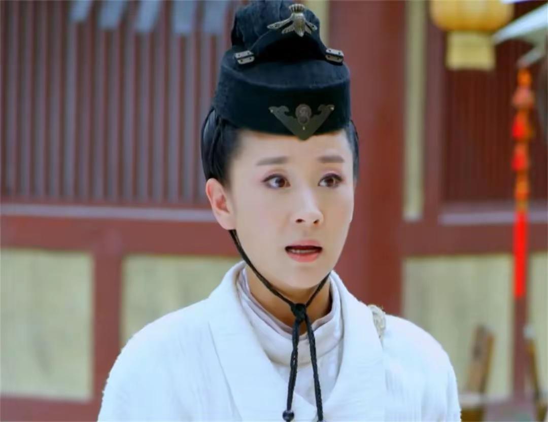何仙姑这个帽子怎么看着这么奇怪啊！苗圃主演的《何仙姑传》积压九年后播出，