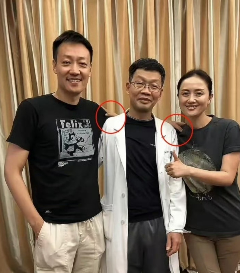 朱媛媛同学：21年我们同学聚会叫了她很多次，她都不来还以为她不喜欢我们朱媛媛