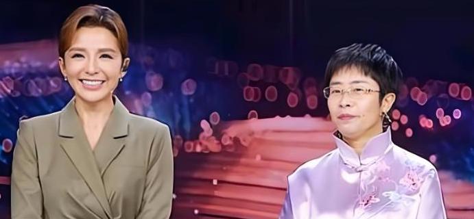 北大才女蒙曼51岁至今未婚，2021年，朱迅问她：“你最想嫁给谁？”谁承想，她脱