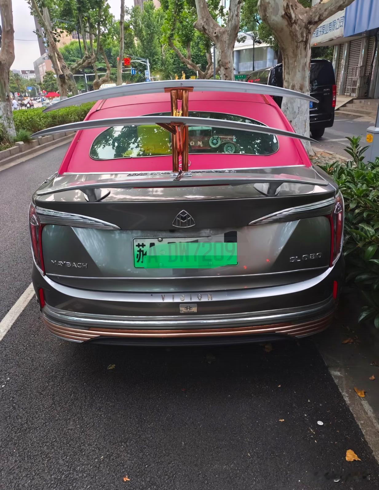 在路上发现了一台拼好车