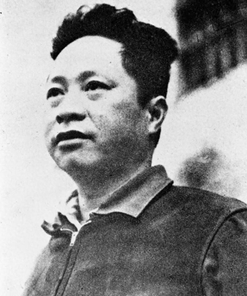 新中国成立后，叶剑英了解叶挺前妻生活现状，随即下达文件，特别安排优厚待遇关怀她