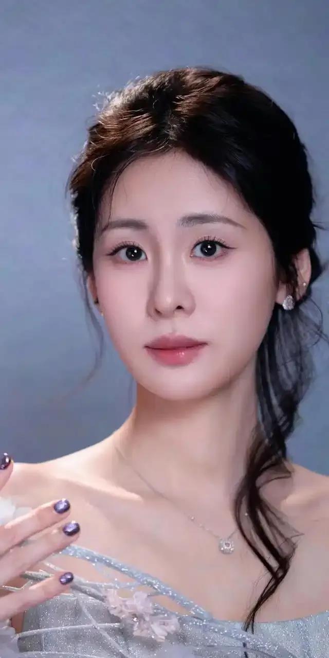 为什么张碧晨听不到其他人的意见，一个细节说明一切还记得张碧晨在天赐的声音