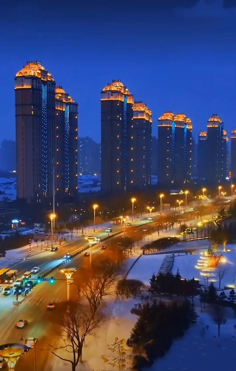 经常有人聊起南北经济，一句话就带偏：南方行是因为人能干、官高效，东北差是因为人懒