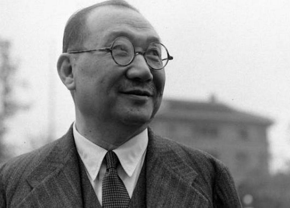 孔家当年作为民国四大家族之一，靠权势捞了不少钱，孔祥熙夫妇尤其狠。40年代末他们