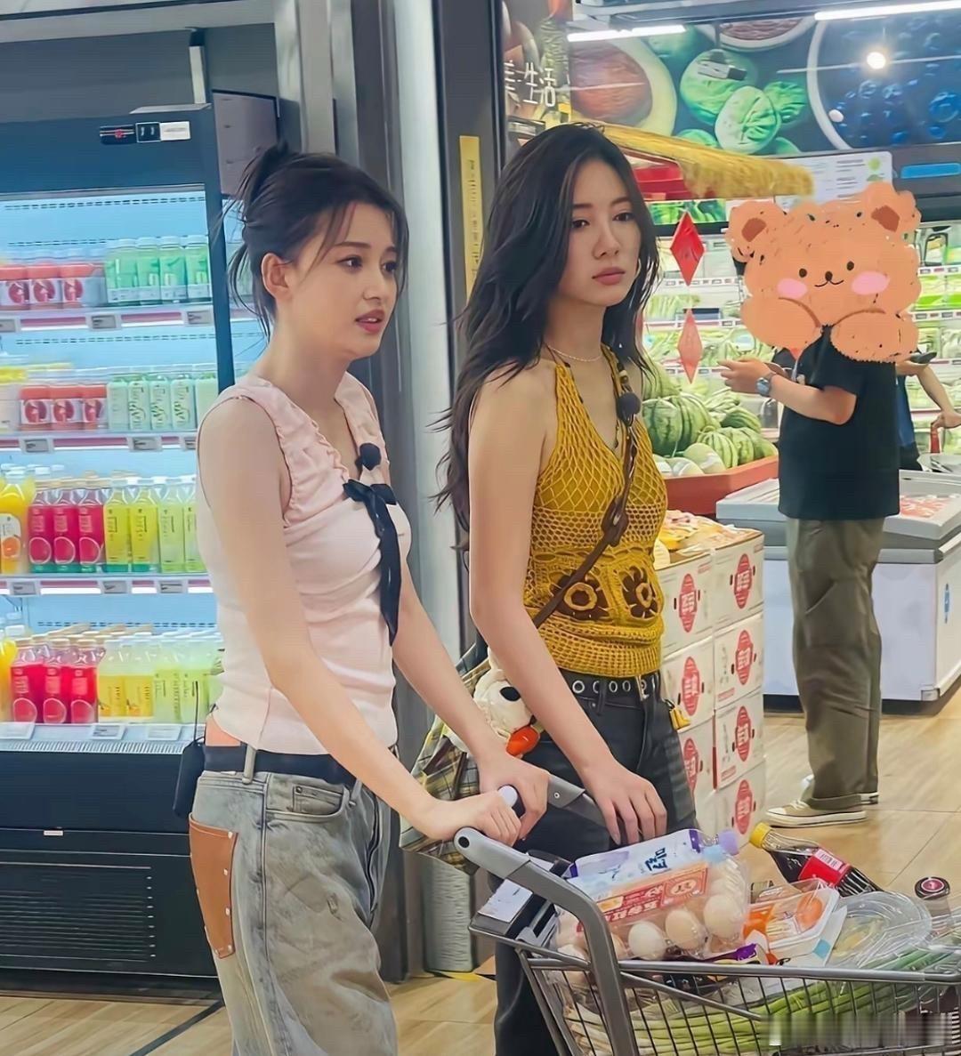 在超⁠‏市碰见孙⁠﻿怡了，真人比﻿镜头里还好看，皮肤状态‎‏也特别﻿绝。⁠