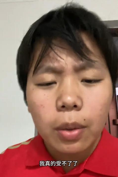 江苏沭阳05年女生爆火后的第三天，红了后的第一个反噬终于还是来了。05年的小陈