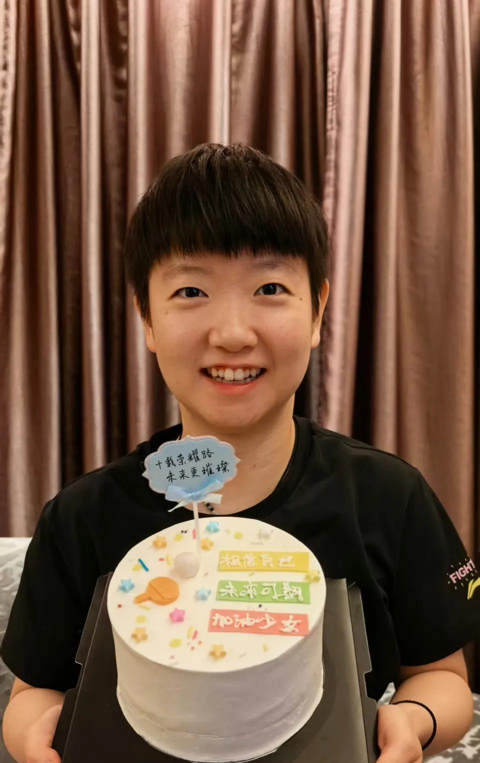 孙颖莎刚进入国家一队的时候，只有名字连比赛视频都没有，现在她已经进入国家队1