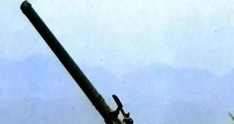 1960年南京307兵工厂热火朝天造出近千门56式160毫米火炮，谁承想刚出厂就