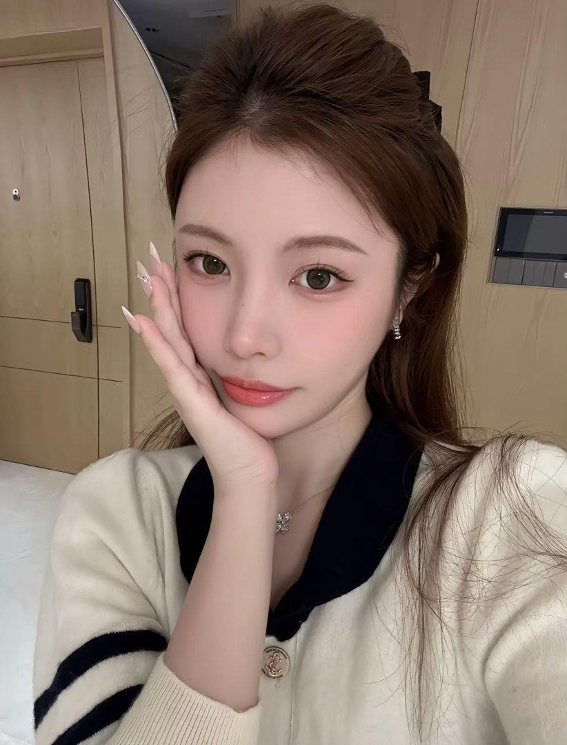羡慕Letme的一天！Letme妻子秋姐晒旅游合照不得不说Letme不仅游戏打得