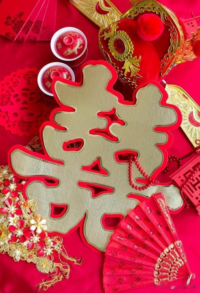 发现没有？现在农村父母有种新思路，面对大龄不婚的孩子，父母的要求就是结婚再离