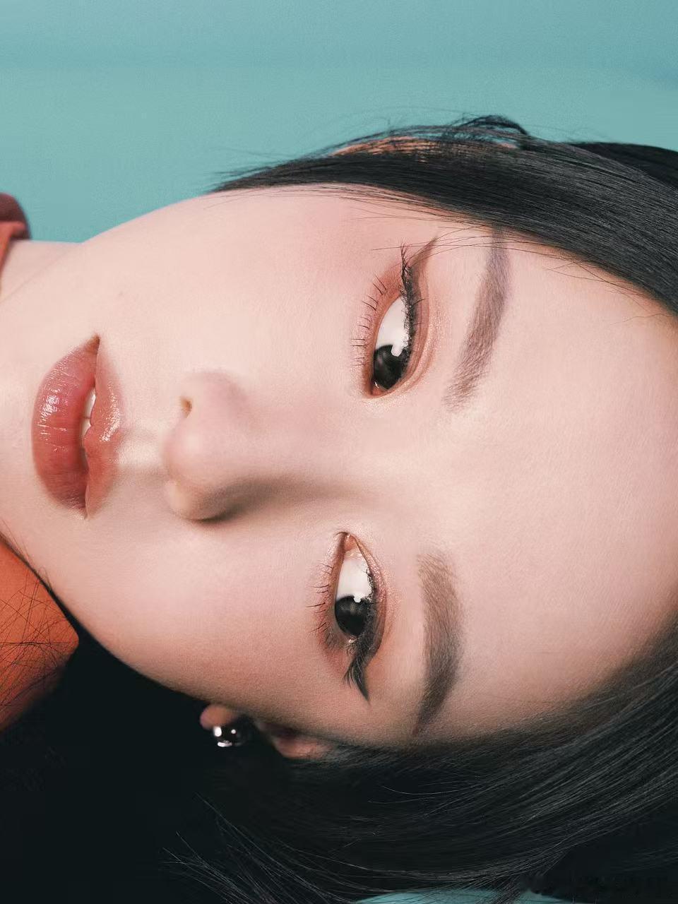 宝格丽认领陈都灵谁懂啊，陈都灵戴宝格丽的样子真的很绝，自带的书卷气中和了珠宝的