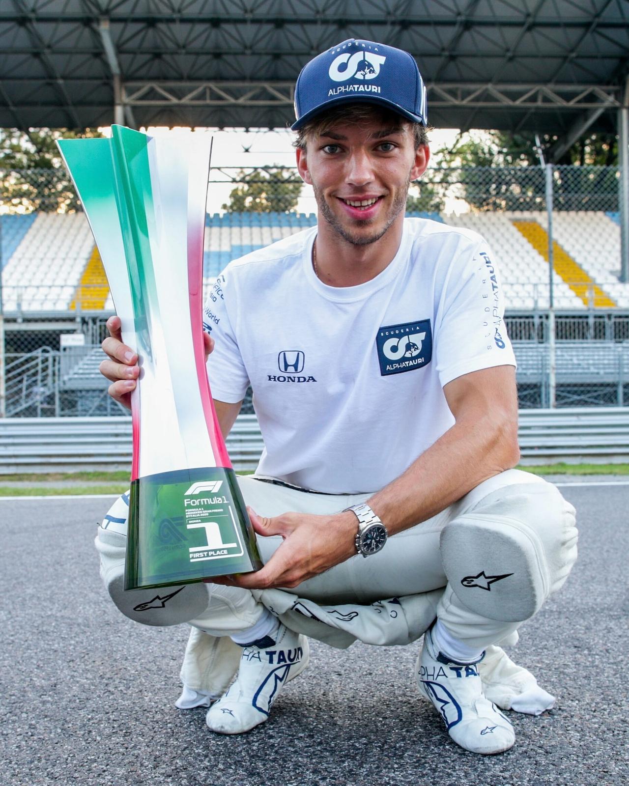 这不是剧本写好的胜利，是我在F1围场见过近几年最真实、最像普通人逆袭的一场冠军。