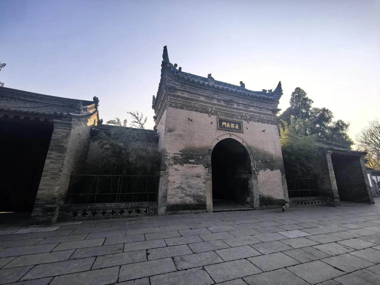 越南现在还有多少华人越南华人数量因统计口径不同有明显差异，2019年越南官