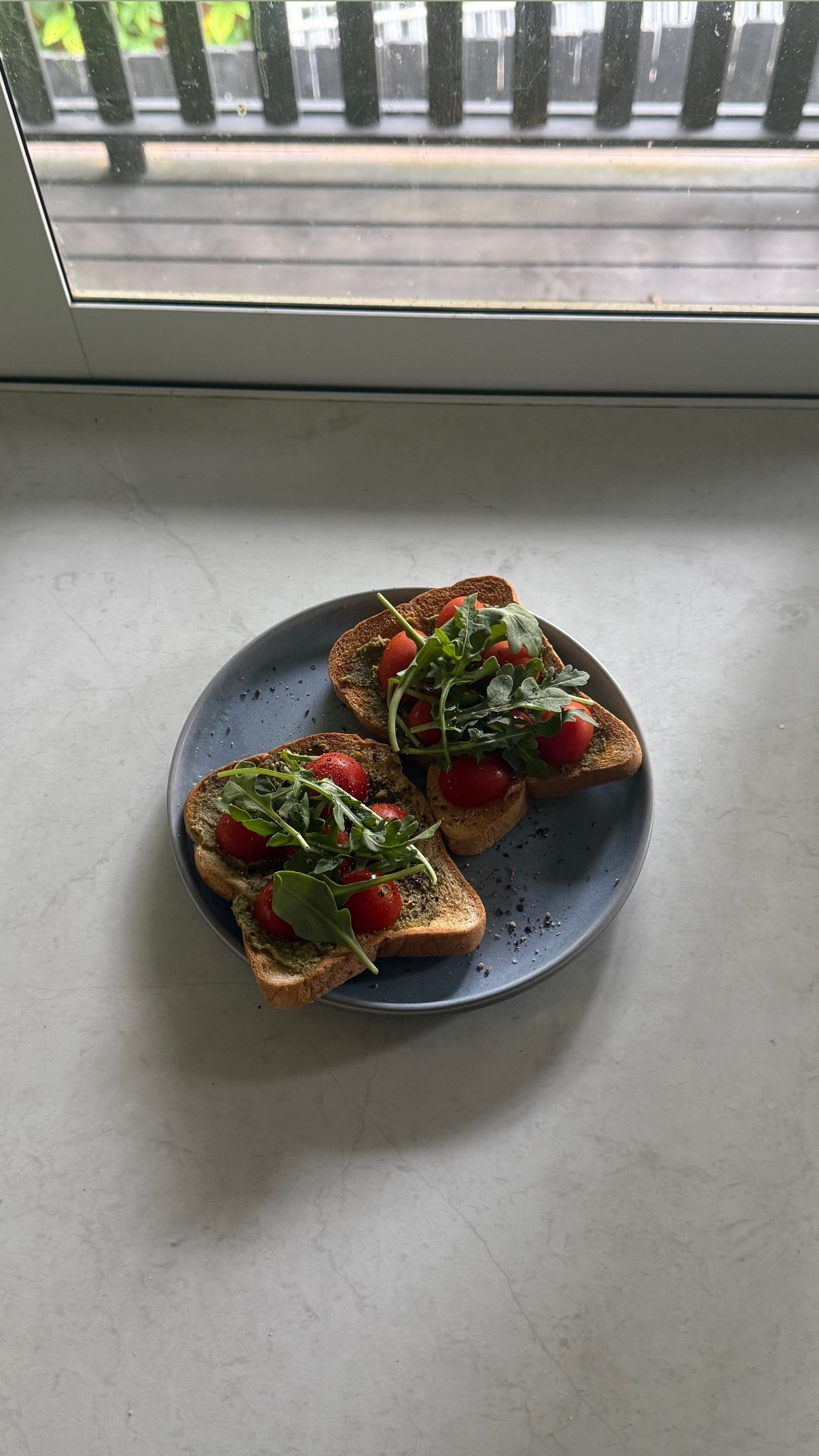 鈴本美愉「おはよう〜」