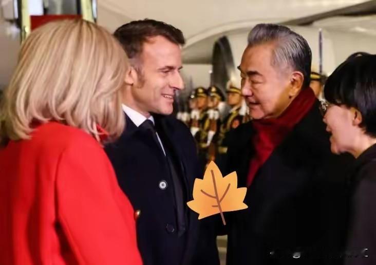 一夜之间炸翻全网！不仅中国人在刷，全球都在紧盯马克龙的中国行，这波操作真的太圈粉