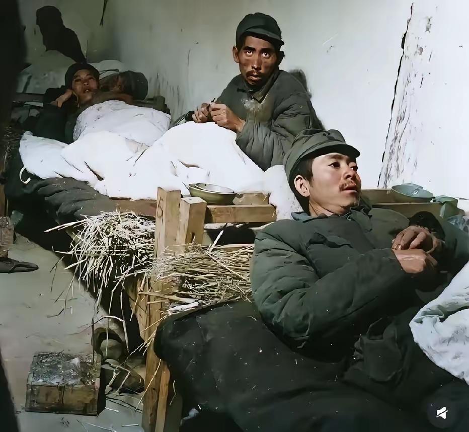 这是经过后期上色处理的，真实的中国远征军照片，这应该是冬天拍的，大家都穿着棉衣，