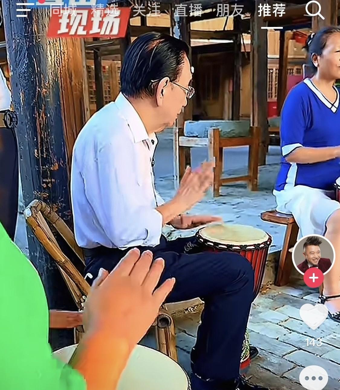 侯耀华没去天津送别杨少华，去了贵州。他问当地的张总，咱们下一个景点是哪儿？张总