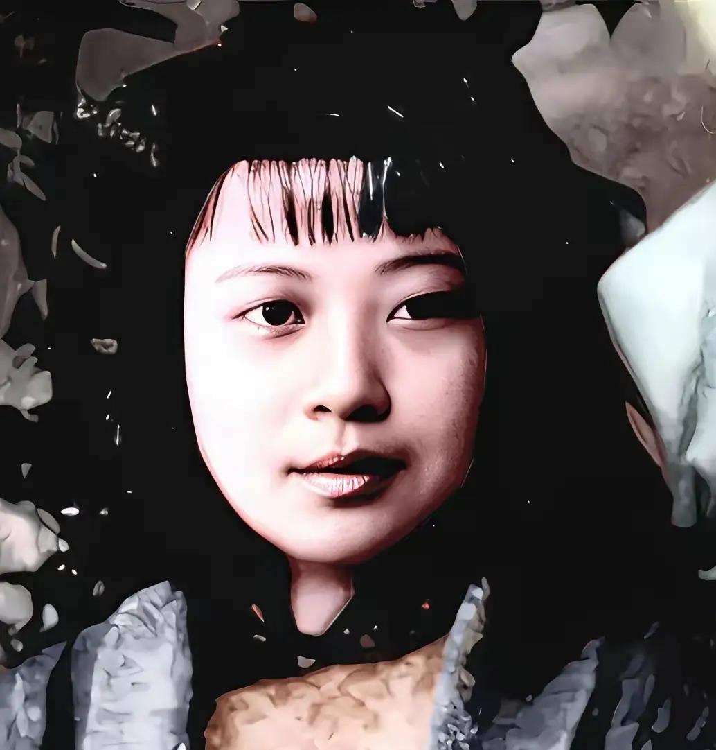 1963年，解放军师长陈广胜回乡寻找多年不见的妻子。没想到，他刚到村口，就看到一