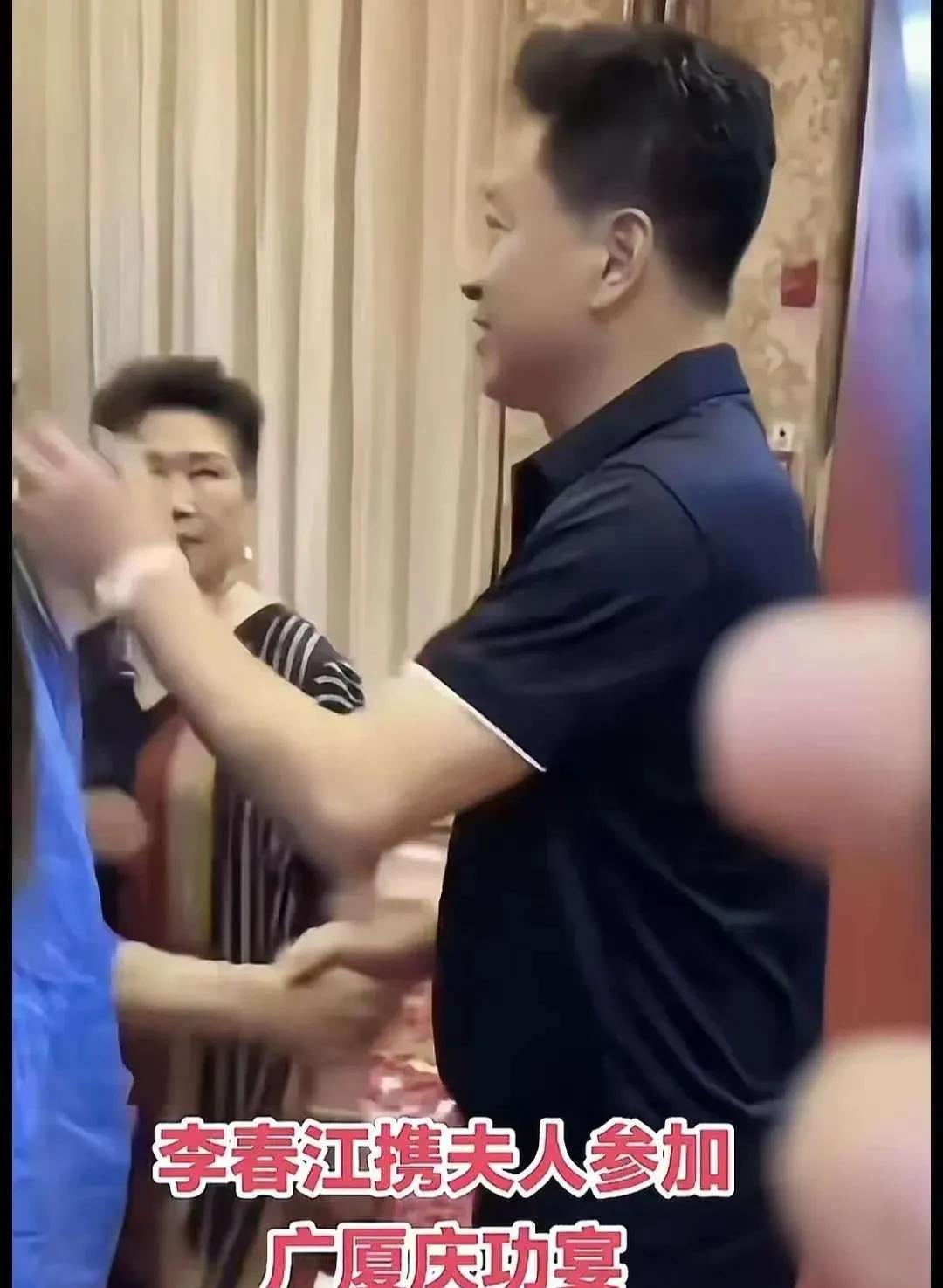 王博最应该感谢李春江！广厦夺得了今年CBA的总冠军之后，在昨天也是大摆庆功宴，