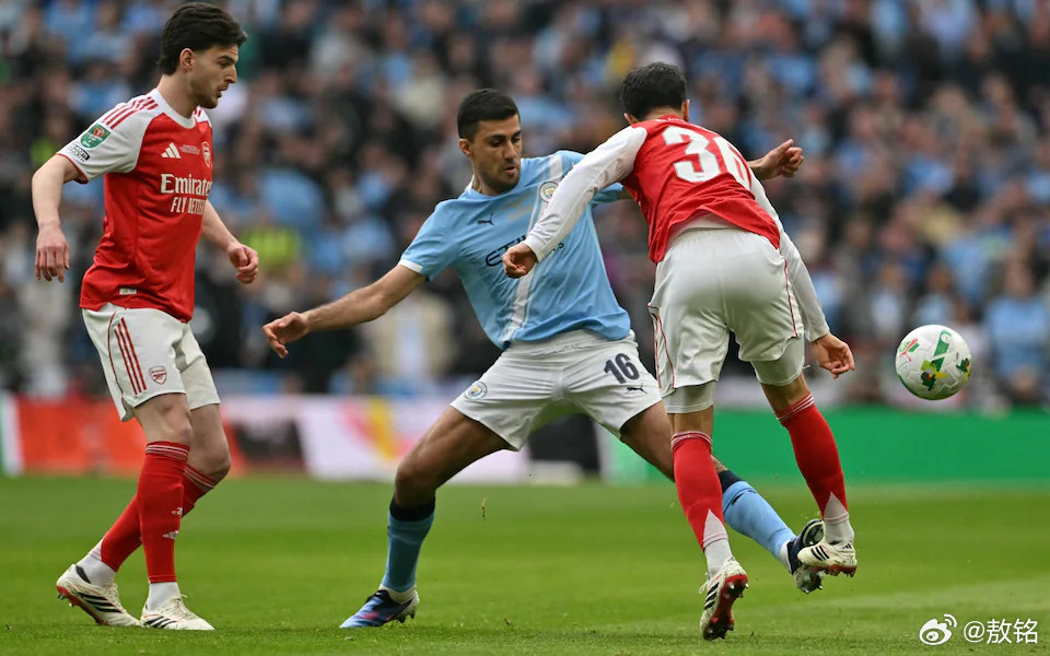 阿森纳0比2曼城我们过度地把这场球的注意力放到凯帕的失误上了，或者双方门将的比