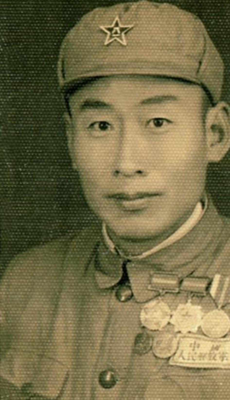 孙冠伍，山东昌邑人，1947年入伍，1948年入党，1957年转业到北京冶金部，